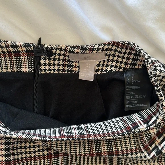H&M Plaid Mini Skirt - Picture 4 of 4